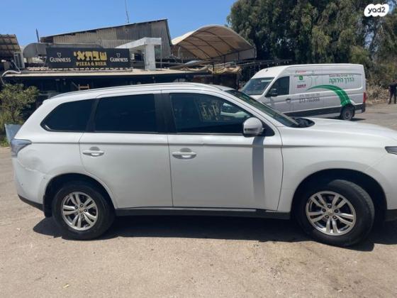 מיצובישי אאוטלנדר Instyle אוט' 5 מק' 2.0 (150 כ"ס) בנזין 2014 למכירה במכמורת