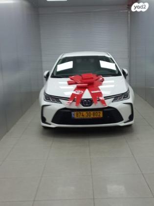 טויוטה קורולה הייבריד Sense סדאן אוט' 1.8 (98 כ''ס) בנזין 2022 למכירה בחיפה