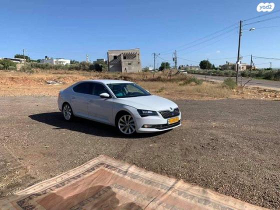 סקודה סופרב (עד 2019) Style אוט' 1.8 (180 כ''ס) בנזין 2017 למכירה ברומת היב