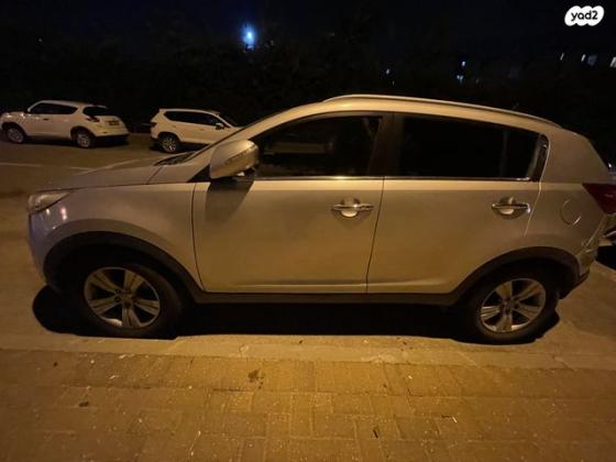 קיה ספורטז' EX אוט' 2.0 (163 כ''ס) בנזין 2011 למכירה בנתניה