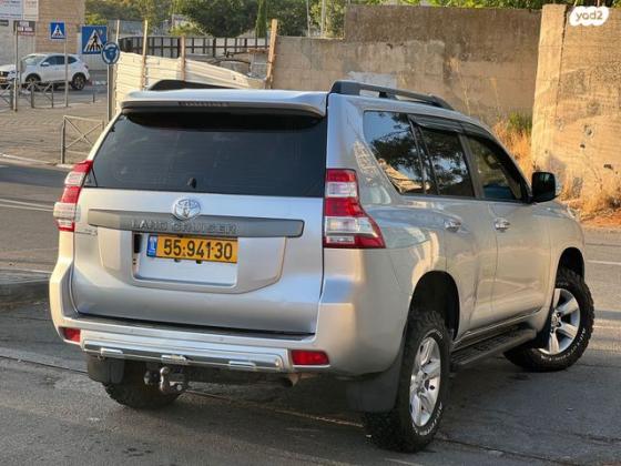 טויוטה לנד קרוזר ארוך 4X4 Luxury אוט' דיזל 7 מק' 3.0 (190 כ''ס) דיזל 2014 למכירה בירושלים