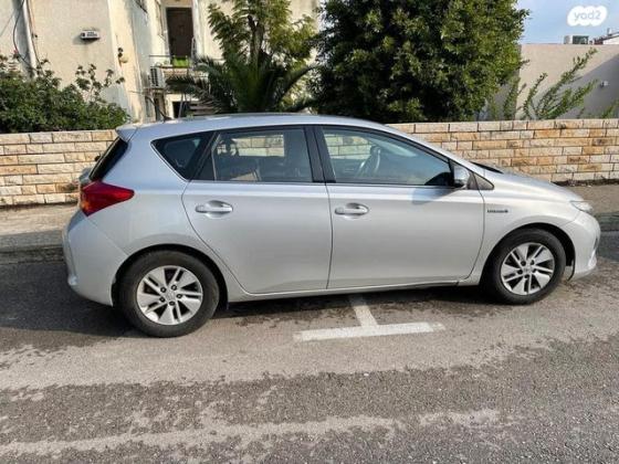 טויוטה אוריס הייבריד T2 הייבריד אוט' 1.8 (99 כ"ס) בנזין 2015 למכירה בחיפה
