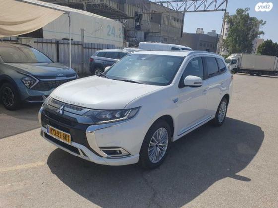מיצובישי אאוטלנדר PHEV 4X4 Luxury הייבריד אוט' 5 מק' 2.4 (135 כ''ס) היברידי חשמל / בנזין 2020 למכירה בפתח תקווה