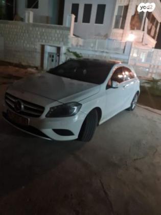 מרצדס A-Class A180 Urban סדאן אוט' 1.6 (122 כ''ס) בנזין 2014 למכירה בנצרת