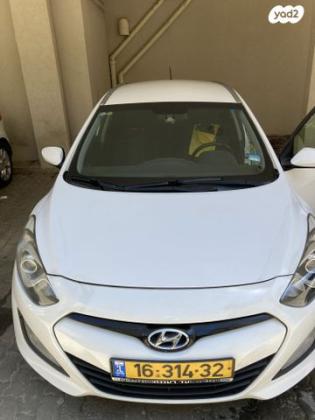 יונדאי i30 Inspire סטיישן אוט' 1.6 (135 כ"ס) בנזין 2015 למכירה ברעננה