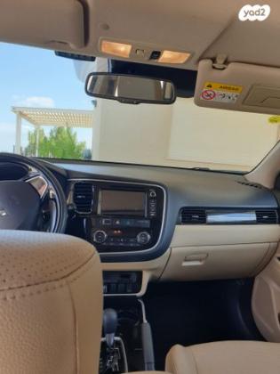 מיצובישי אאוטלנדר Premium אוט' 7 מק' 2.0 (150 כ''ס) בנזין 2017 למכירה בטבריה
