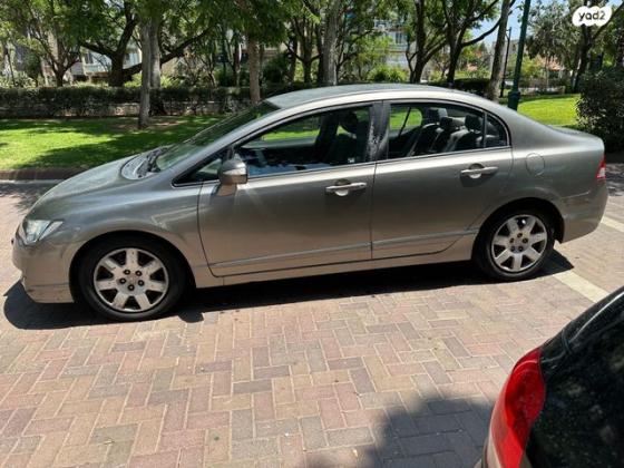 הונדה סיוויק סדאן החדשה LS אוט' 1.8 (140 כ''ס) בנזין 2008 למכירה ברחובות