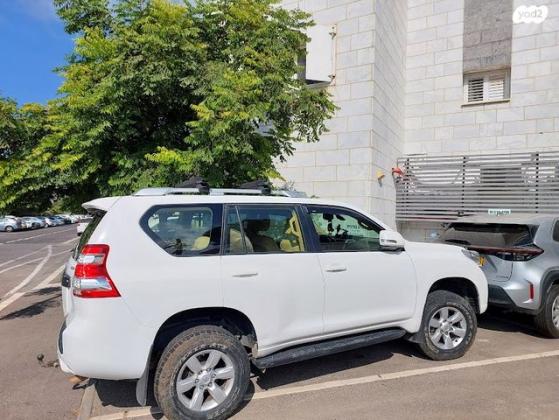 טויוטה לנד קרוזר ארוך 4X4 Luxury 5 אוט' דיזל 5 מק' 2.8 (177 כ"ס) דיזל 2017 למכירה בחיפה