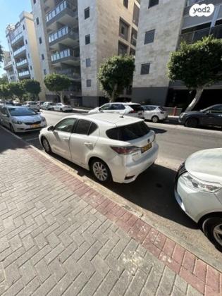 לקסוס CT200H Premium Tech הייבריד אוט' 1.8 (99 כ''ס) בנזין 2011 למכירה בראשון לציון