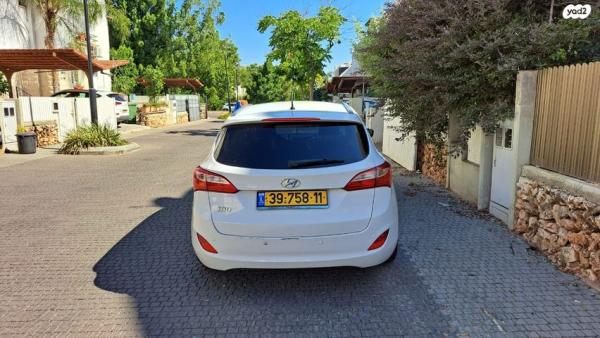 יונדאי i30 Inspire סטיישן אוט' 1.6 (135 כ"ס) בנזין 2013 למכירה ברחובות