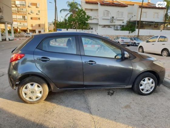 מאזדה H Active אוט' 1.5 (103 כ"ס) בנזין 2010 למכירה בתל אביב יפו