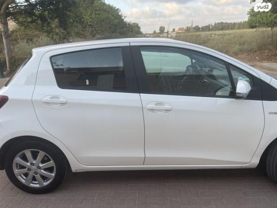 טויוטה יאריס הייבריד Style אוט' 1.5 (73 כ"ס) בנזין 2017 למכירה בניר גלים