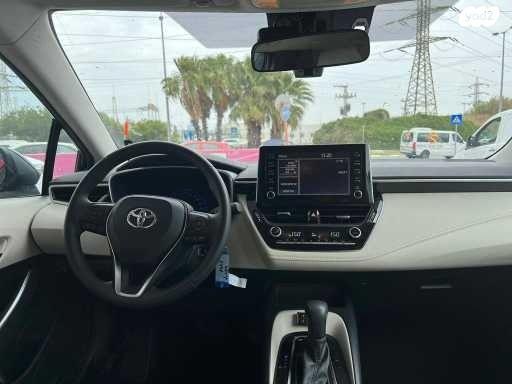 טויוטה קורולה Style אוט' סדאן 1.8 (132 כ"ס) בנזין 2023 למכירה בחולון