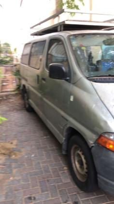 טויוטה הייאס קצר STD אוט' דיזל 2.4 (90 כ''ס) דיזל 1999 למכירה ברחובות