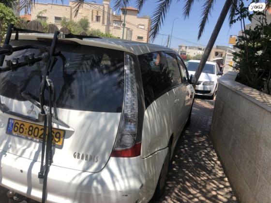 מיצובישי גרנדיס Executive אוט' 2.4 (165 כ"ס) בנזין 2009 למכירה בסח'נין
