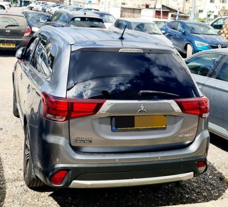 מיצובישי אאוטלנדר Premium אוט' 7 מק' 2.0 (150 כ''ס) בנזין 2016 למכירה בנצרת