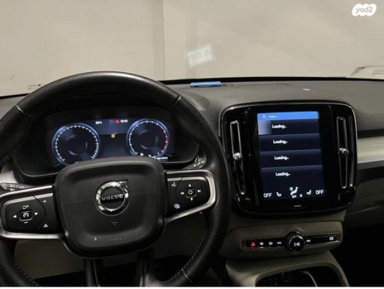 וולוו XC40 T4 Momentum אוט' 2.0 (190 כ''ס) בנזין 2018 למכירה ברמת גן