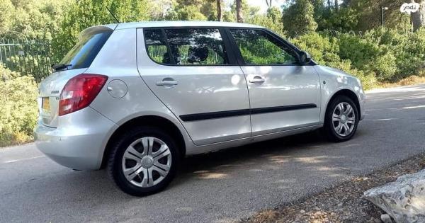 סקודה פאביה Ambition אוט' 1.2 (105 כ''ס) בנזין 2015 למכירה בחיפה