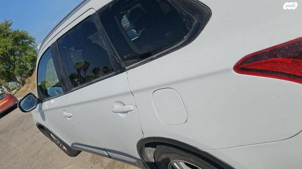 מיצובישי אאוטלנדר Instyle אוט' 7 מק' 2.0 (150 כ"ס) בנזין 2016 למכירה בגן יבנה