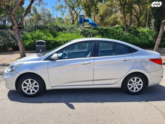 יונדאי i25 Inspire אוט' 1.6 (124 כ"ס) בנזין 2012 למכירה בחולון