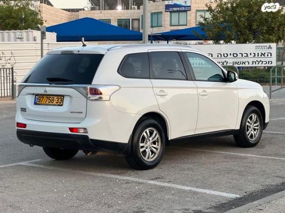 מיצובישי אאוטלנדר Instyle אוט' 7 מק' 2.0 (150 כ"ס) בנזין 2015 למכירה בחולון