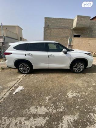 טויוטה היילנדר 4X4 E-Xclusive הייבריד אוט' 7 מק' 2.5 (190 כ''ס) בנזין 2022 למכירה בבאר שבע