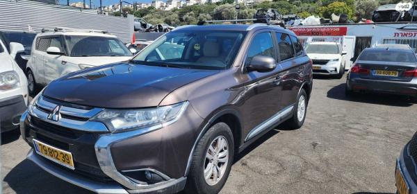 מיצובישי אאוטלנדר Instyle אוט' 7 מק' 2.0 (150 כ"ס) בנזין 2016 למכירה ברכסים
