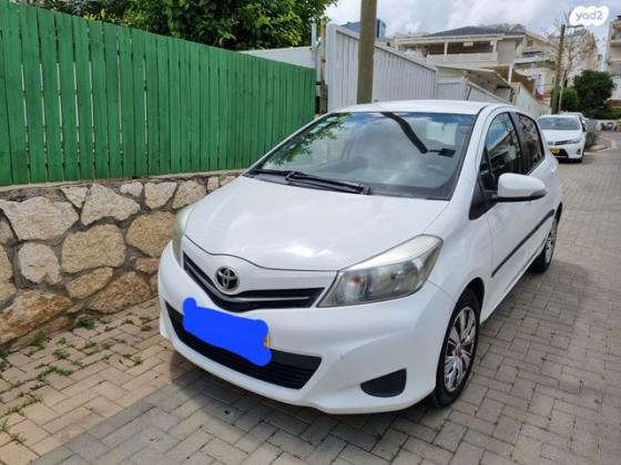 טויוטה יאריס Style אוט' 1.3 (99 כ"ס) בנזין 2012 למכירה בכפר סבא