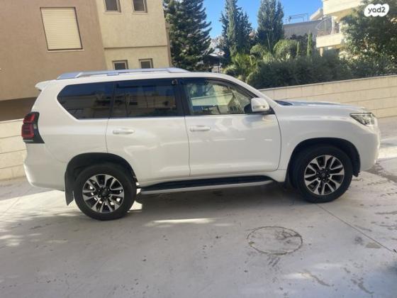 טויוטה לנד קרוזר ארוך Sahara אוט' 7 מק' דיזל 5 דל' 2.8 (204 כ"ס) דיזל 2021 למכירה בנצרת