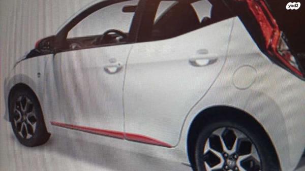 טויוטה אייגו (AYGO) Open Top אוט' 1.0 (72 כ''ס) בנזין 2021 למכירה בתל אביב יפו