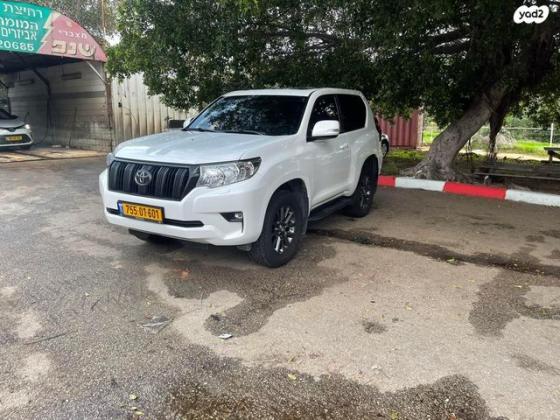 טויוטה לנד קרוזר קצר 4X4 Luxury אוט' דיזל 2.8 (177 כ"ס) דיזל 2019 למכירה בנהריה