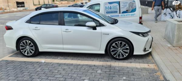 טויוטה קורולה הייבריד Limited סדאן אוט' 1.8 (98 כ''ס) בנזין 2021 למכירה בכאבול