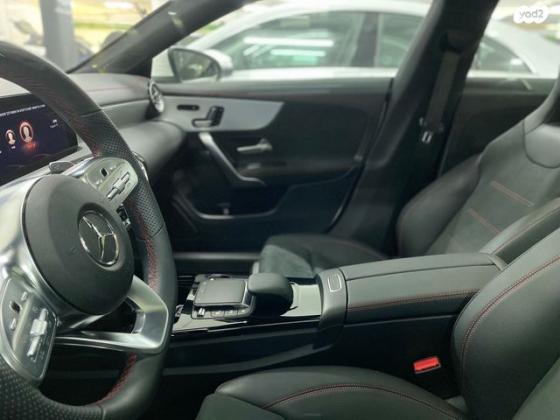 מרצדס CLA CLA250 AMG Line הייבריד 4 דל' אוט' 1.3 (160 כ''ס) היברידי חשמל / בנזין 2023 למכירה בהרצליה