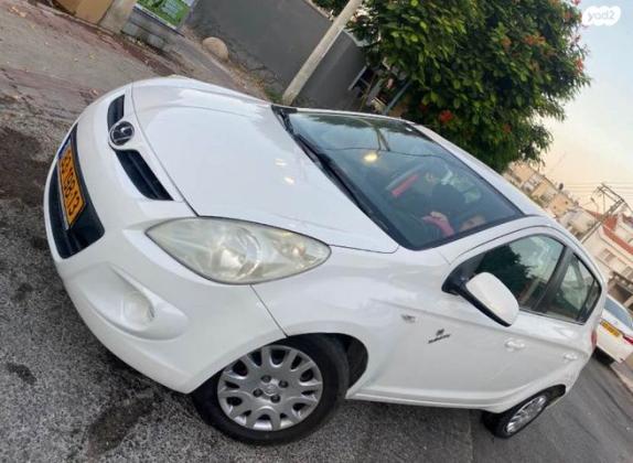 יונדאי i20 Instyle אוט' 1.4 (100 כ''ס) בנזין 2012 למכירה בבית שאן