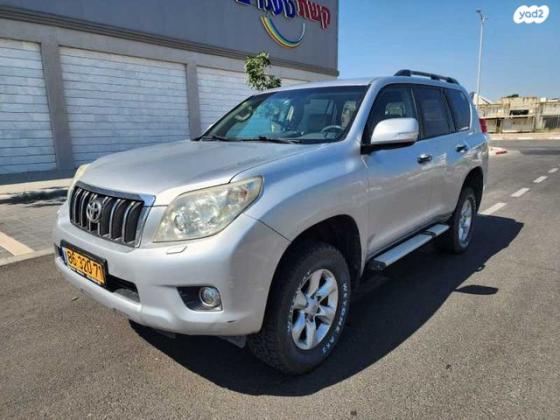 טויוטה לנד קרוזר ארוך 4X4 Luxury אוט' דיזל 7 מק' 3.0 (173 כ''ס) דיזל 2010 למכירה בעפולה
