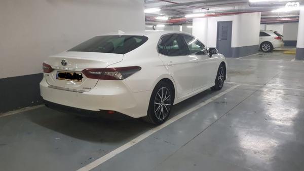 טויוטה קאמרי LE הייבריד אוט' 2.5 (178 כ''ס) בנזין 2022 למכירה בחשמונאים