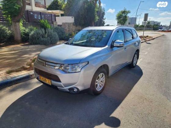 מיצובישי אאוטלנדר Instyle אוט' 7 מק' 2.0 (150 כ"ס) בנזין 2015 למכירה באור יהודה