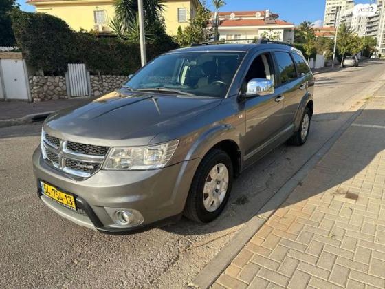 דודג' ג'רני SE אוט' 7 מק' 2.4 (168 כ"ס) בנזין 2012 למכירה ברחובות