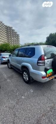 טויוטה לנד קרוזר ארוך 4X4 STD אוט' דיזל 8 מק' 3.0 (166 כ''ס) דיזל 2005 למכירה בתל אביב יפו