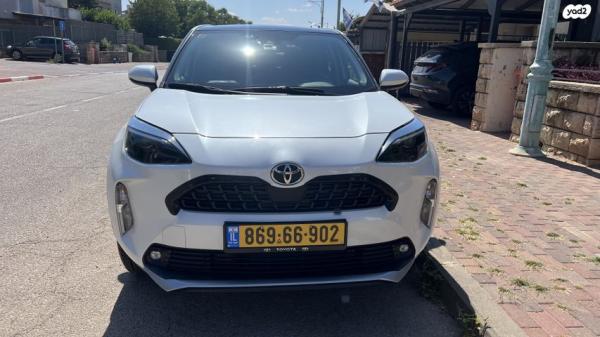 טויוטה יאריס קרוס Sky אוט' 1.5 (125 כ''ס) בנזין 2022 למכירה ברמת יוחנן