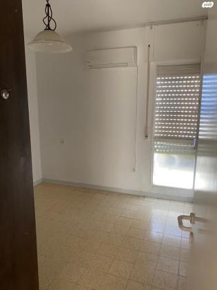 ליאון בלום 27 (רמת הדר)