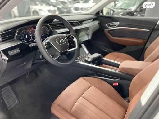 אאודי E-tron 4X4 SB 50 Luxury Adv אוט' חשמלי (313 כ''ס) חשמלי 2023 למכירה בתל אביב יפו