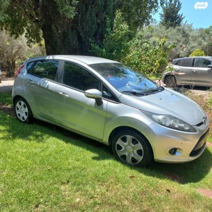 פורד פיאסטה Trend אוט' 1.4 (97 כ''ס) בנזין 2012 למכירה בתל אביב יפו