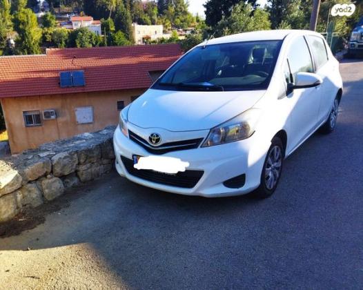 טויוטה יאריס Sol ידני 1.3 (99 כ"ס) בנזין 2012 למכירה בירושלים