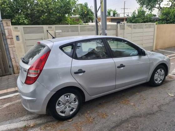 יונדאי i30 Inspire אוט' 1.6 (126 כ''ס) בנזין 2010 למכירה בתל אביב יפו