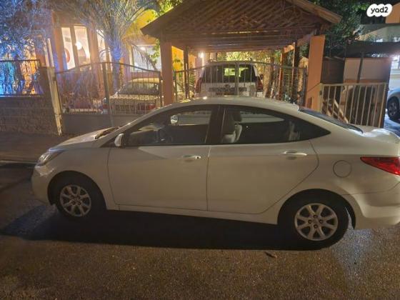 יונדאי i25 Inspire אוט' 1.4 (109 כ''ס) בנזין 2011 למכירה בקדרון