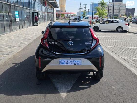 טויוטה אייגו קרוס (AYGO X) Pure הצ'בק 4X2 אוט' 1.0 (72 כ"ס) בנזין 2023 למכירה בראשון לציון