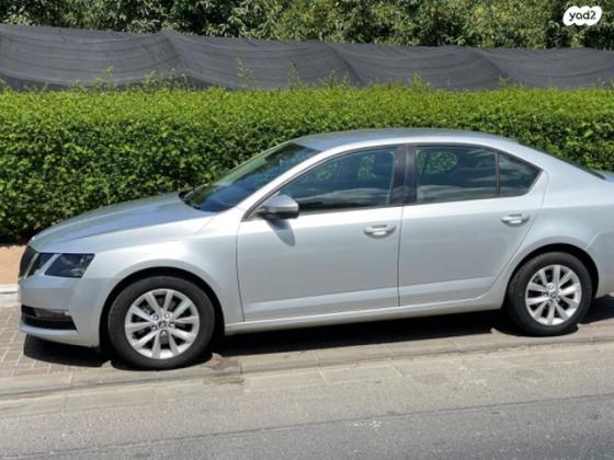 סקודה אוקטביה Ambition אוט' 1.4 (150 כ''ס) בנזין 2018 למכירה ברעננה