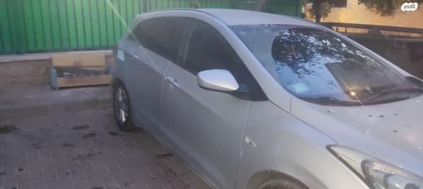 יונדאי i30 Inspire סטיישן אוט' 1.6 (135 כ"ס) בנזין 2015 למכירה במודיעין עילית