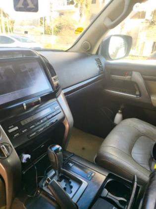 טויוטה לנד קרוזר V8 4X4 Luxury אוט' דיזל 4.5 (286 כ''ס) דיזל 2008 למכירה במכמורת